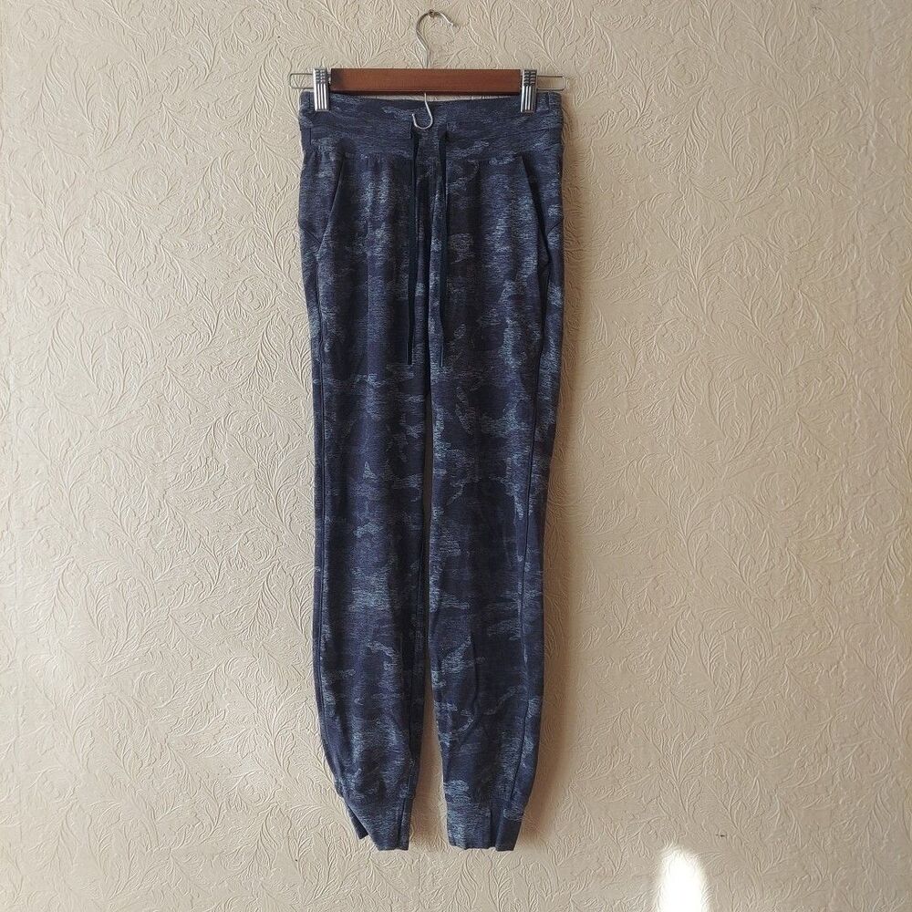 Lululemon Grey Camo Jogger Pants Sz 2